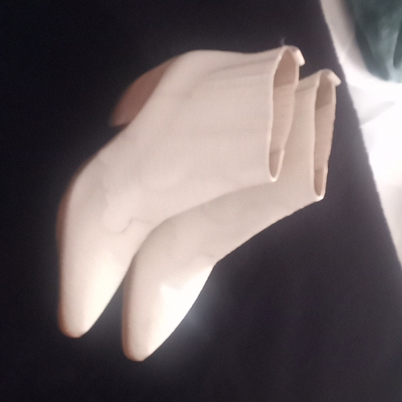 Boots - Picture 2 of 5